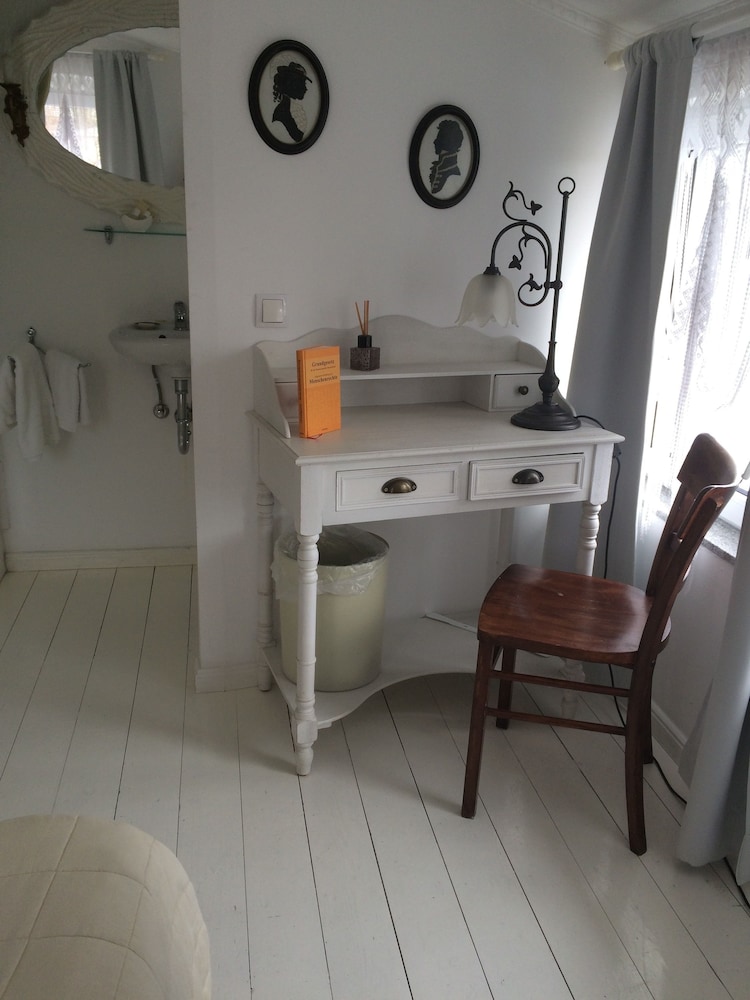 Single room for double use photo 2