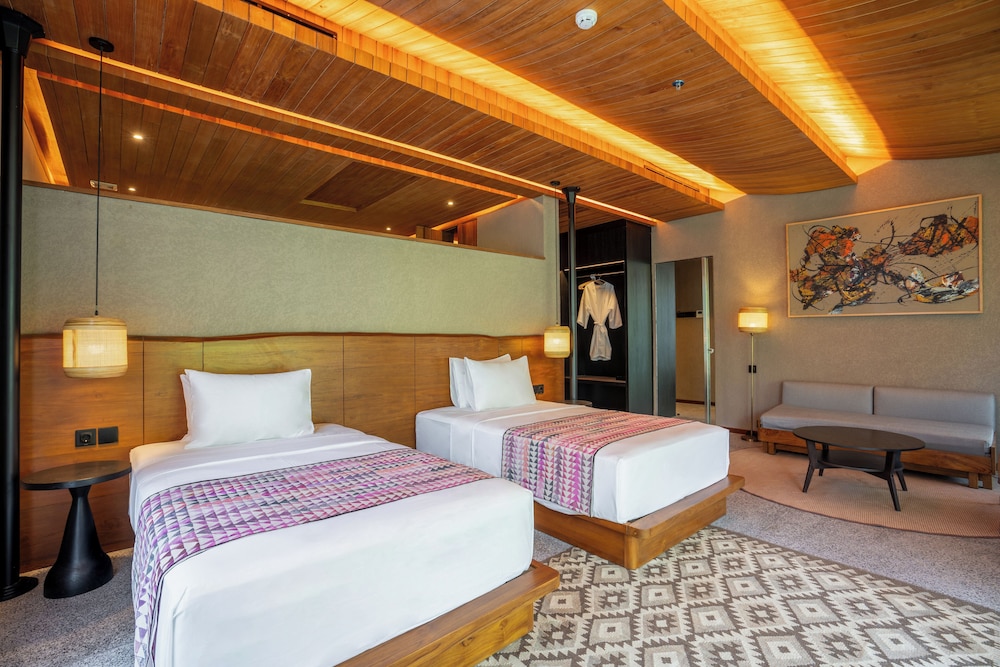 Suite Twin Bed - Photo 2