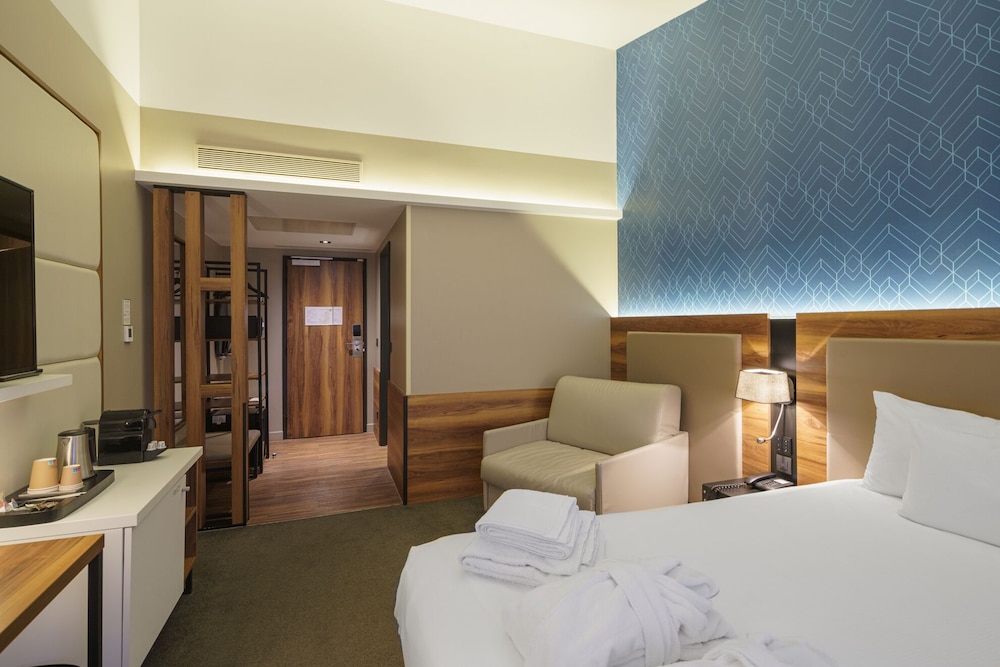 Premium Triple Room - Photo 1