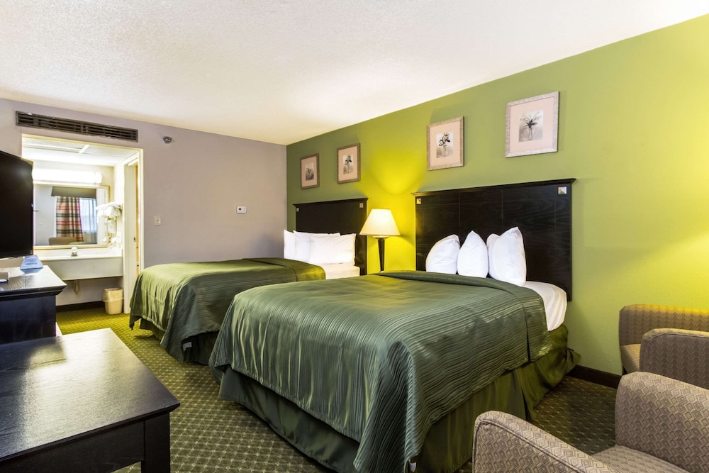 Suite, 2 Double Beds, Refrigerator & Microwave, Ground Floor - Photo 4