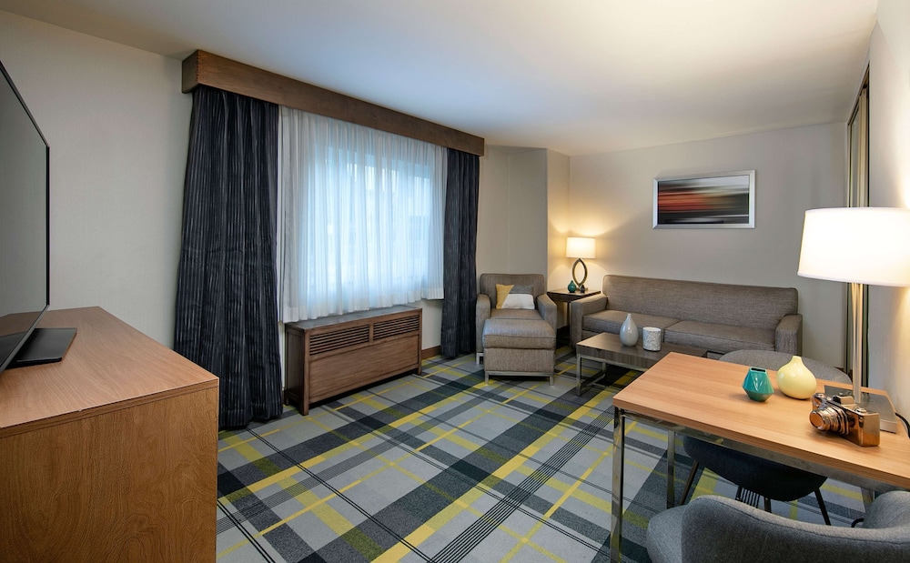 Suite, 1 King Bed, Non Smoking (Deans) - Photo 1