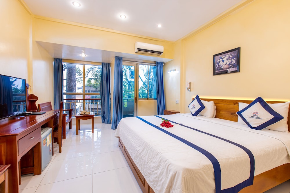 Deluxe Double Room, 1 King Bed, Balcony