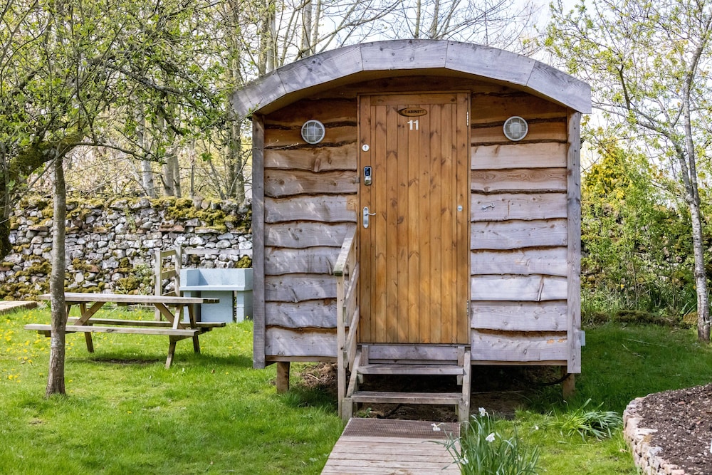 11 - Dabinett Camping Pod photo 1