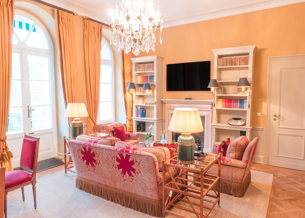 Two Bedroom Royal Garden Suite photo 2