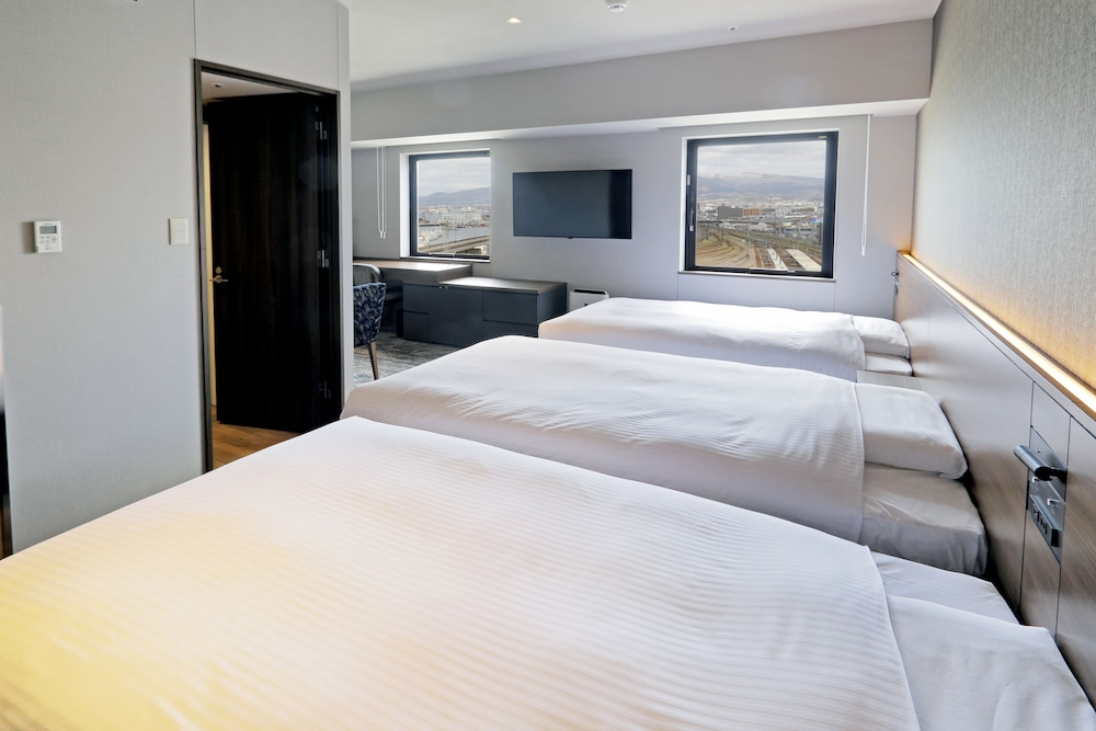 Large Twin Room - Photo 3