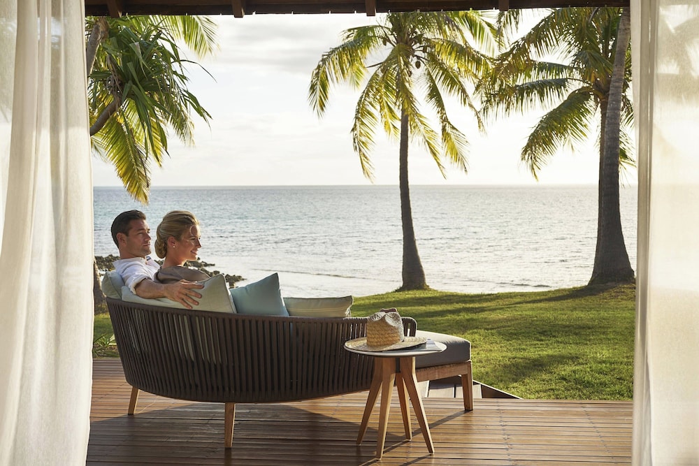 Villa, 1 King Bed, Non Smoking, Oceanfront (balcony)