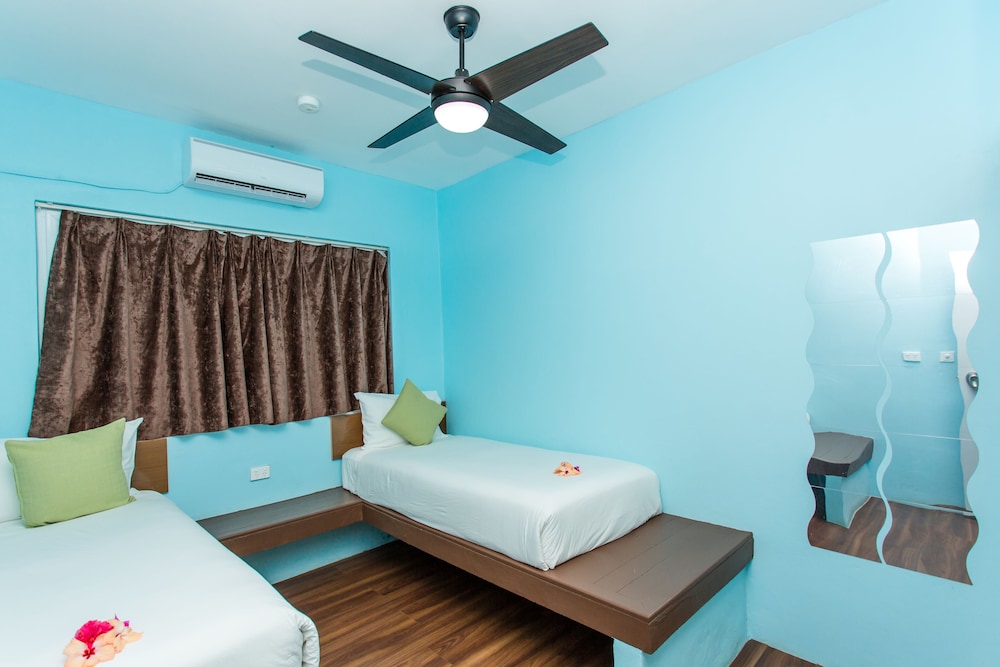 Family Apartment, 2 Bedrooms, Pool Access, Pool View photo 10