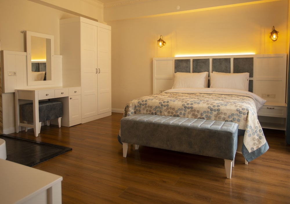 Honeymoon Suite photo 1