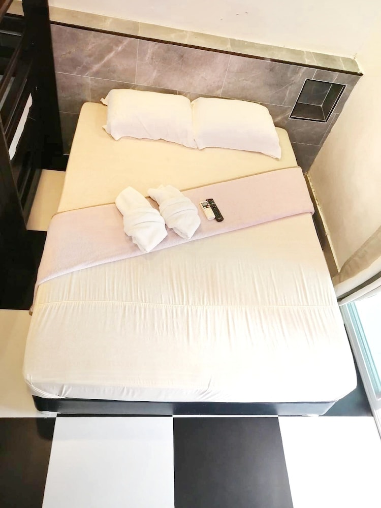 Family Room, Multiple Beds, Resort View, Ground Floor photo 3