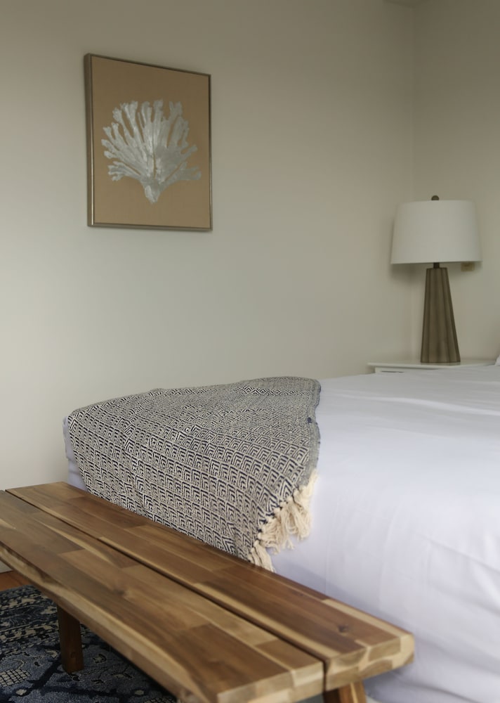 Standard Room, 1 King Bed (No Balcony) photo 2