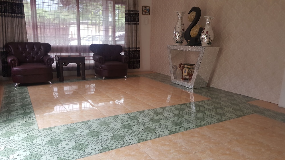 Home Deluxe 1-4 Room photo 3