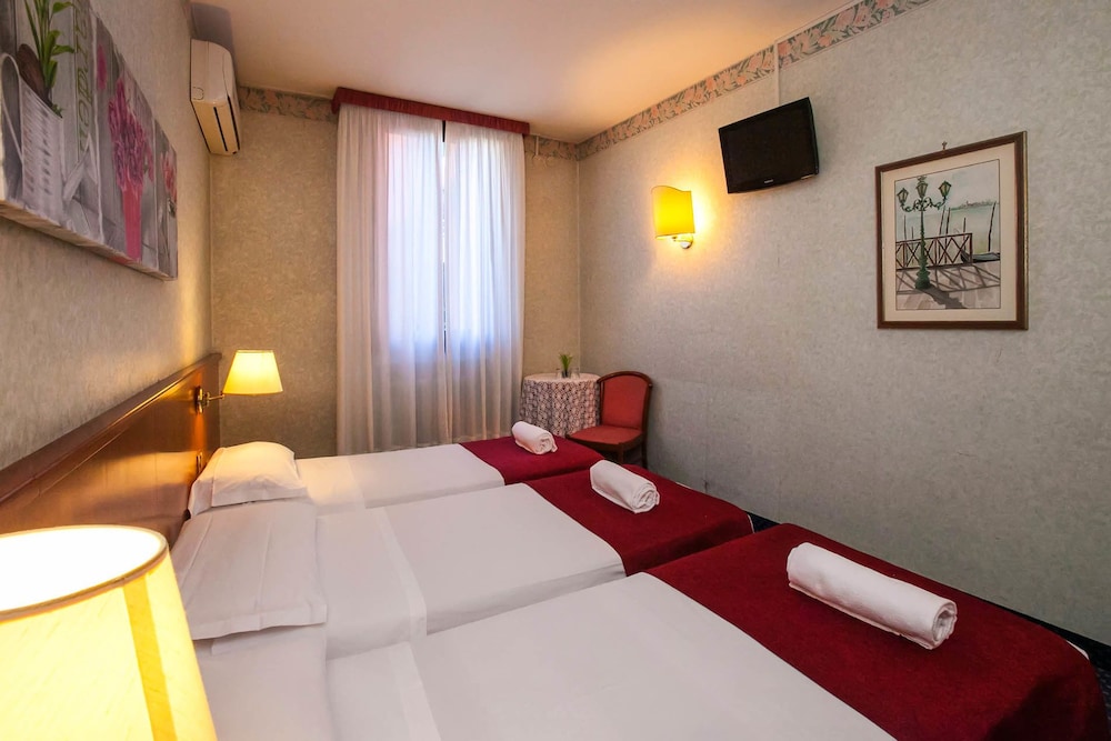 Classic Quadruple Room