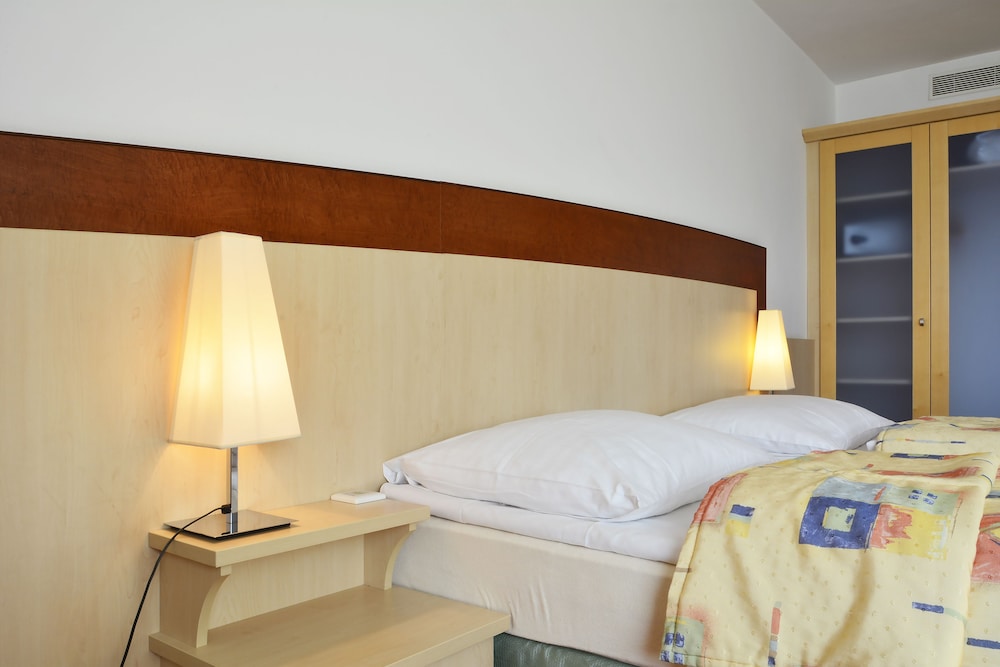 Standard Double or Twin Room - Photo 3