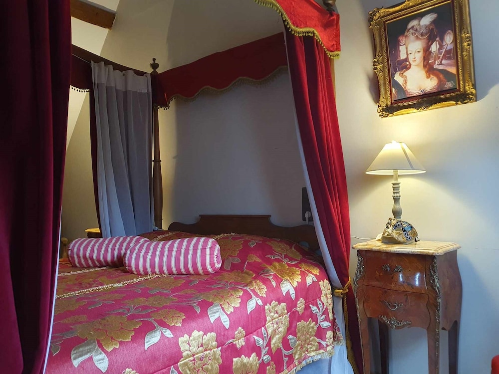 Romantic Triple Room, Ensuite, Garden View (Chambre Vénitienne) photo 2
