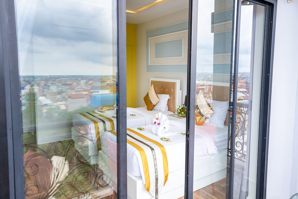 Superior Twin Room with Balcony - Photo 5