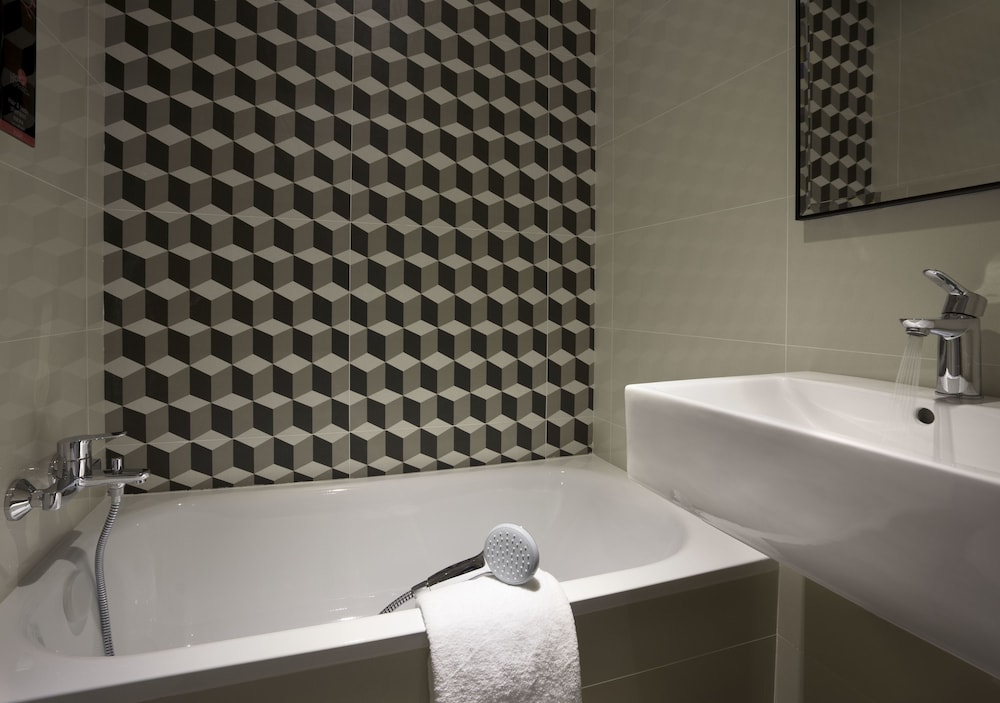 Deluxe Room, Bathtub photo 3