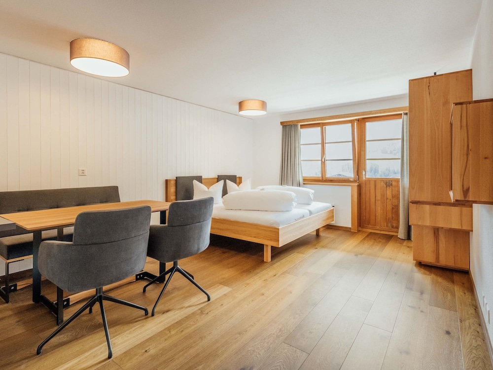 Apartment (4 Beds)