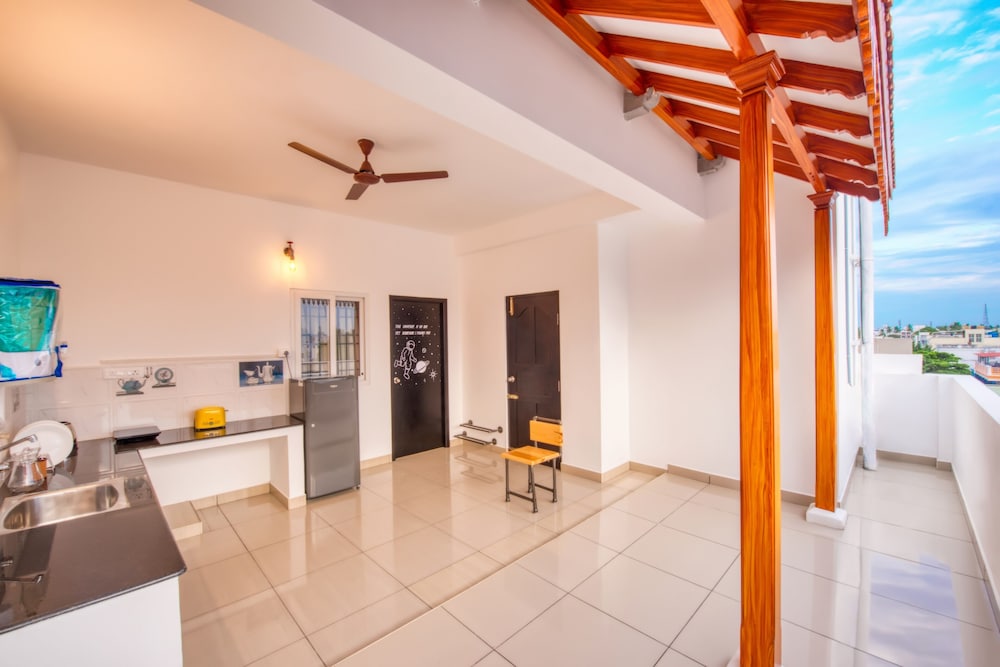 Deluxe Room, Kitchen - Photo 5