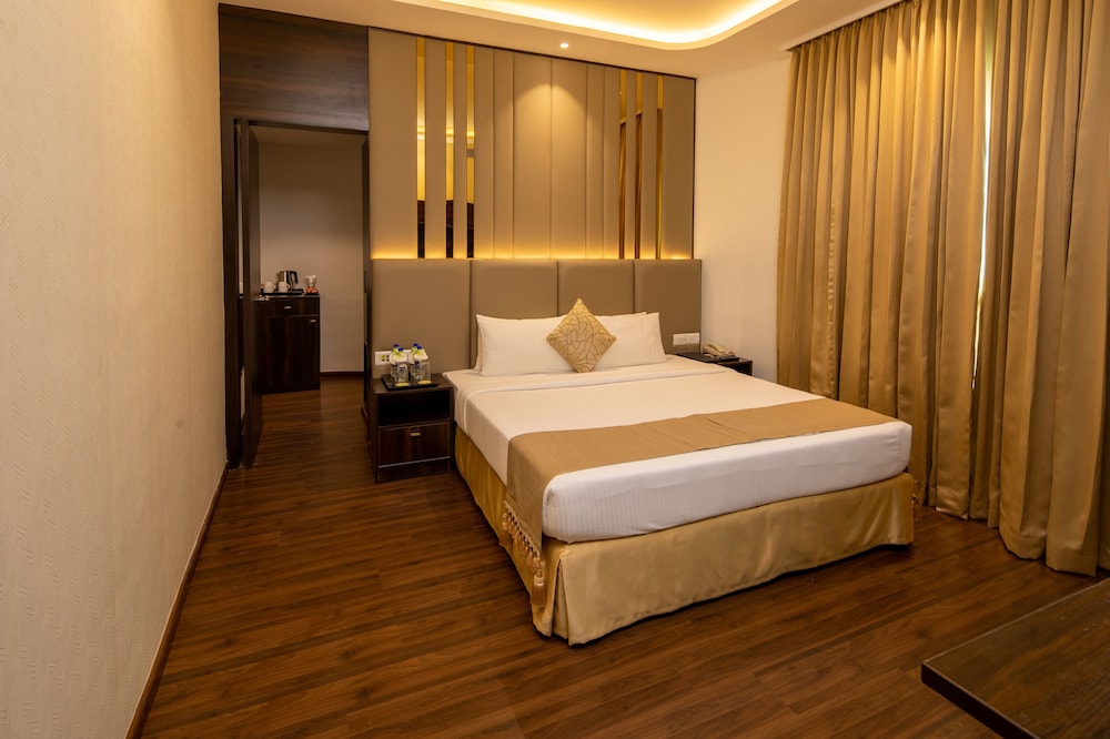 Superior Double or Twin Room, City View