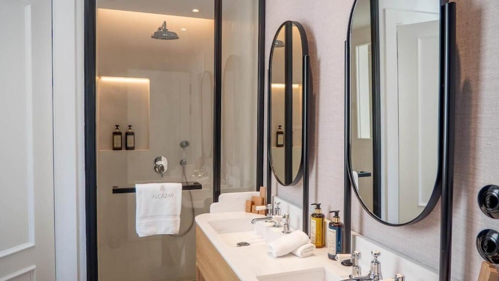 Junior Suite, Balcony, City View photo 2
