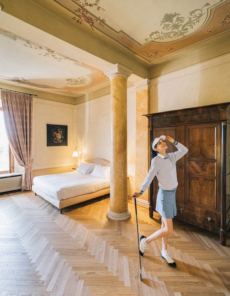 Traditional Suite - Photo 3