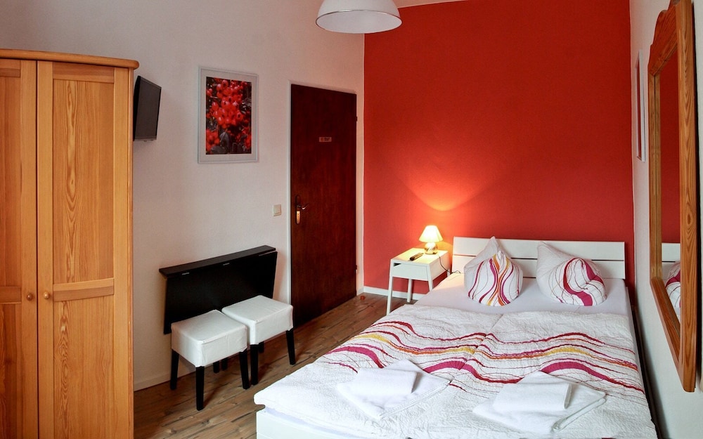 Economy Double Room photo 1