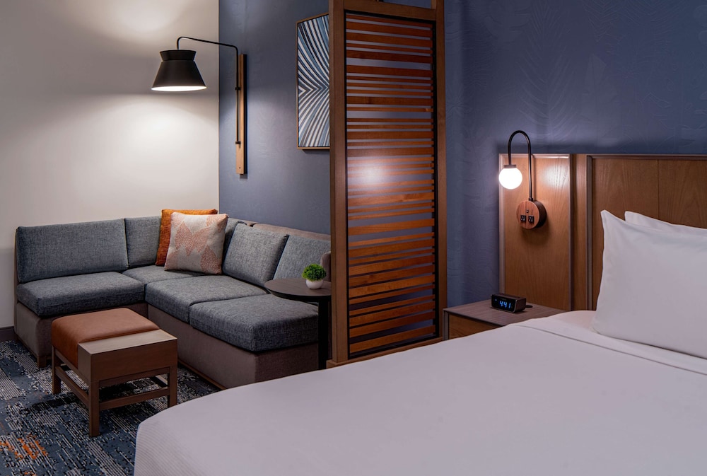 Room, Accessible (2 Queen Beds with Sofa Bed, Shower) photo 2
