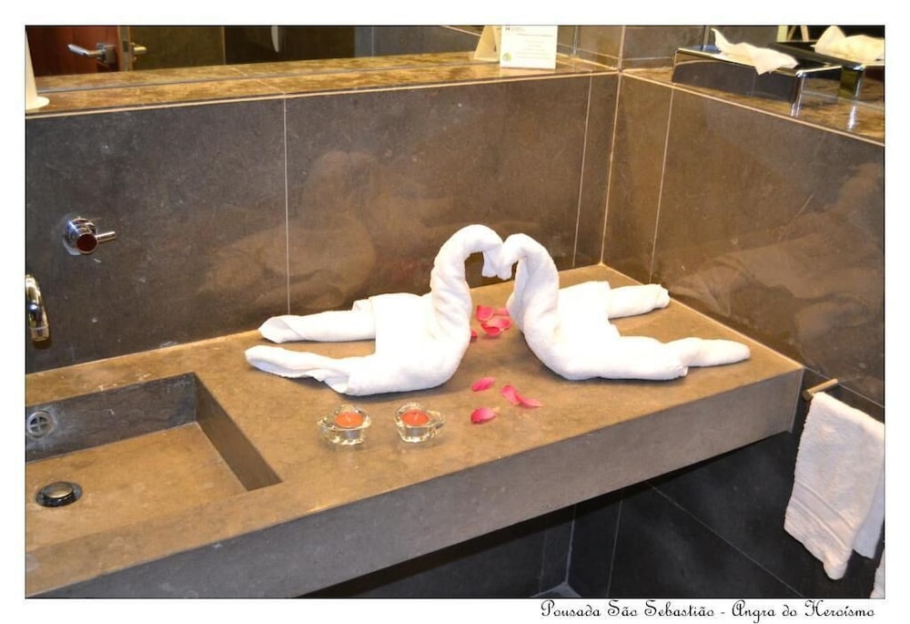 Standard Double or Twin Room - Photo 6