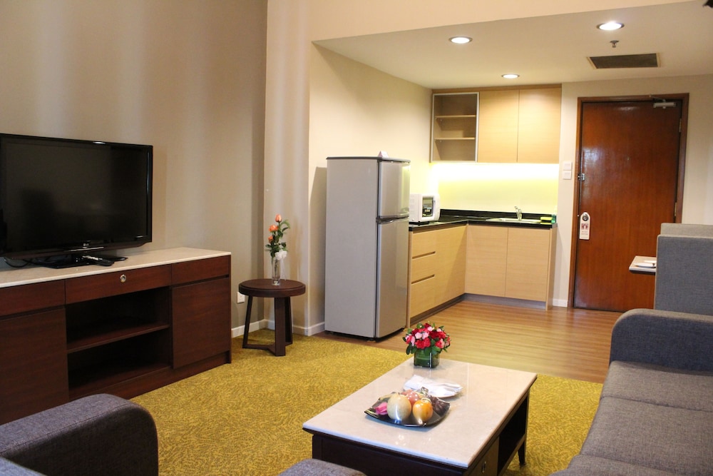 Executive Suite-Connecting