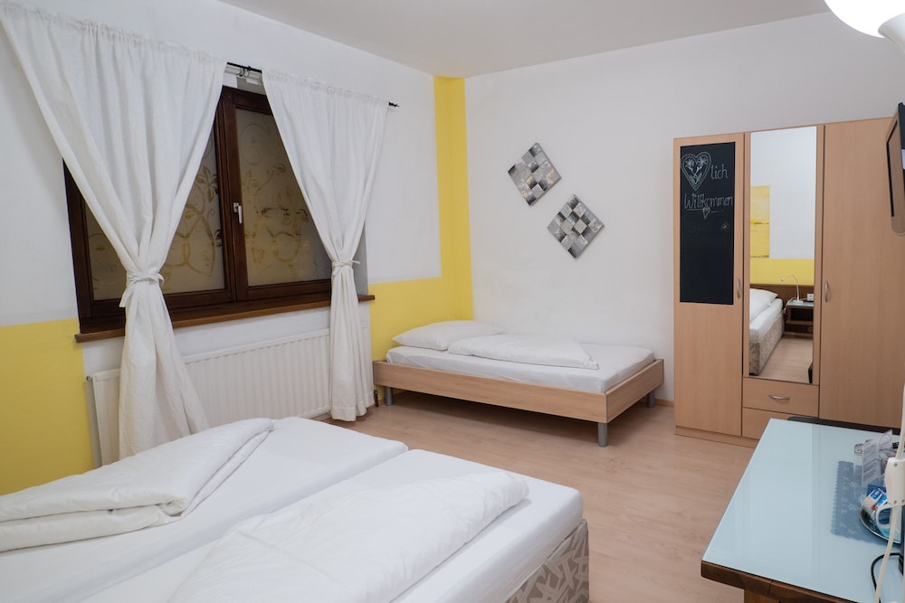 Triple Room, Ensuite (Hangseite Blick) - Photo 4