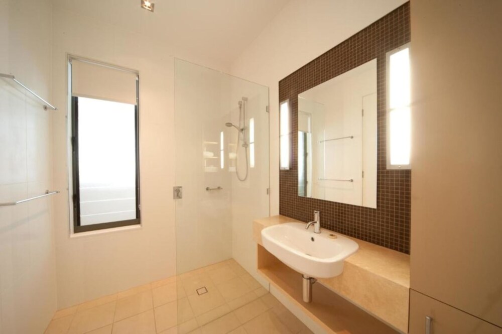 Apartment, 2 Bedrooms - Photo 9