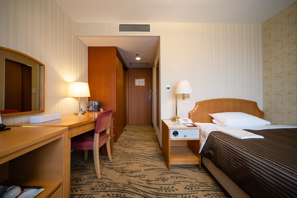 Small Double Room, City View, Smoking photo 1