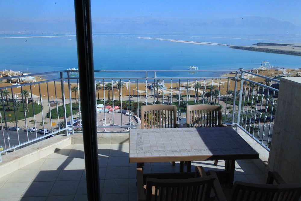 Deluxe Suite - Photo 10