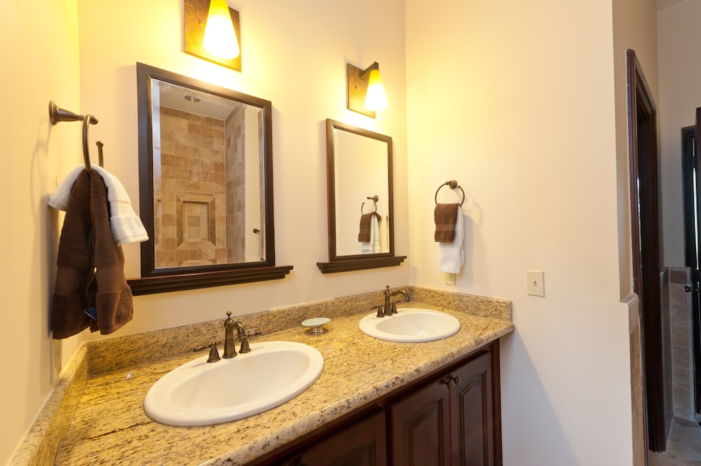 Luxury Villa, 3 Bedrooms, Beachfront - Photo 3