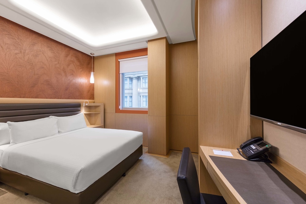 Deluxe Room, 1 Queen Bed - Photo 2