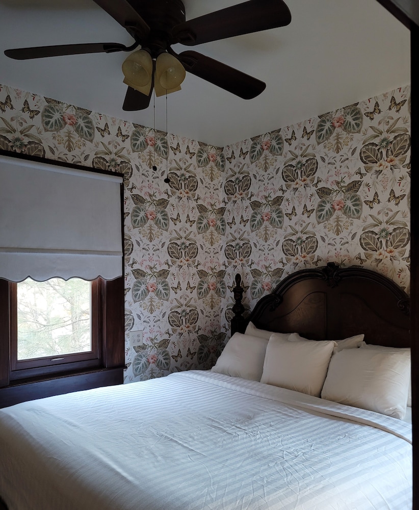 Executive Room, 1 King Bed photo 2