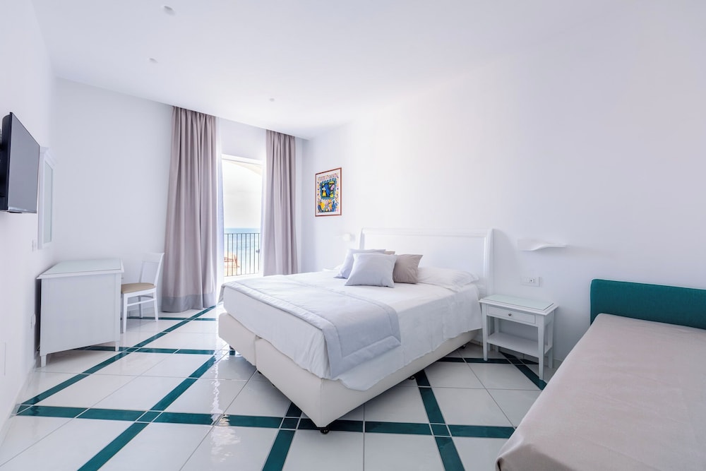 Deluxe Room, Balcony, Sea View