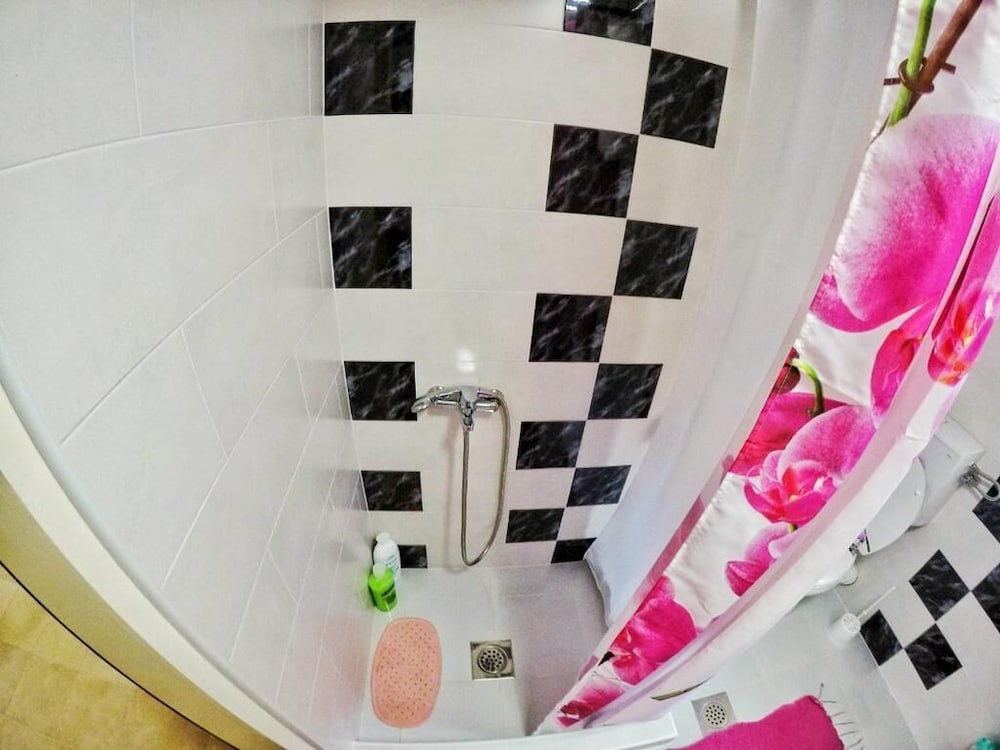 Twin Room, Shared Bathroom photo 3
