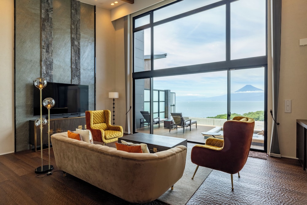 Tasogare Guest room with open-air bath and sauna overlooking Mt. Fuji and Suruga Bay