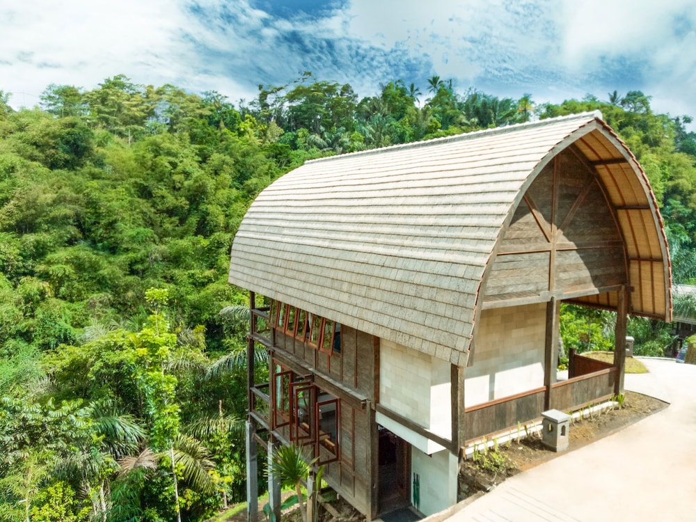 Superior Chalet - Photo 1
