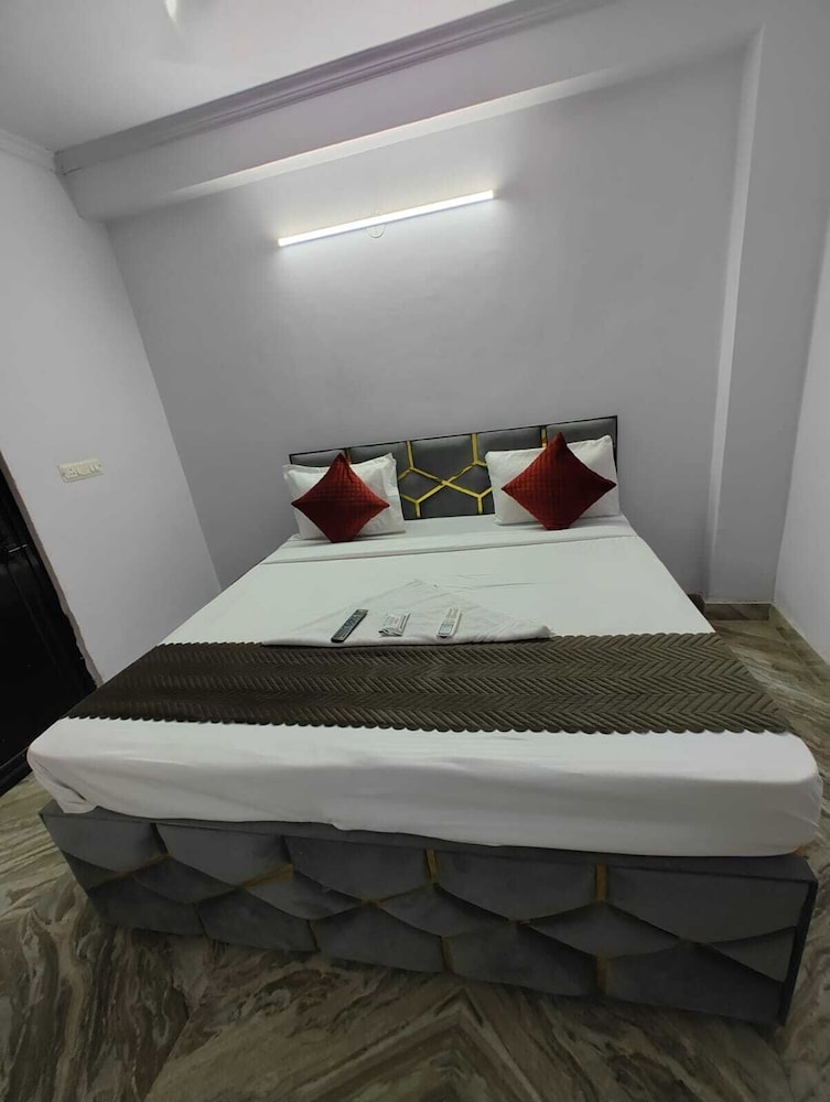 Deluxe Room - Photo 6