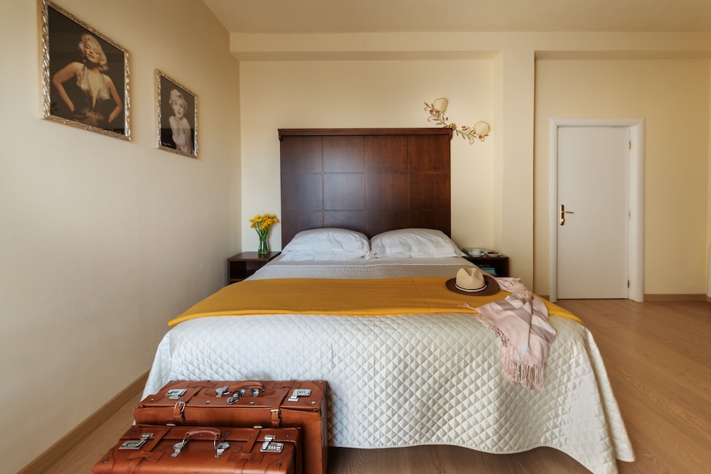 Standard Double Room Single Use - Photo 1