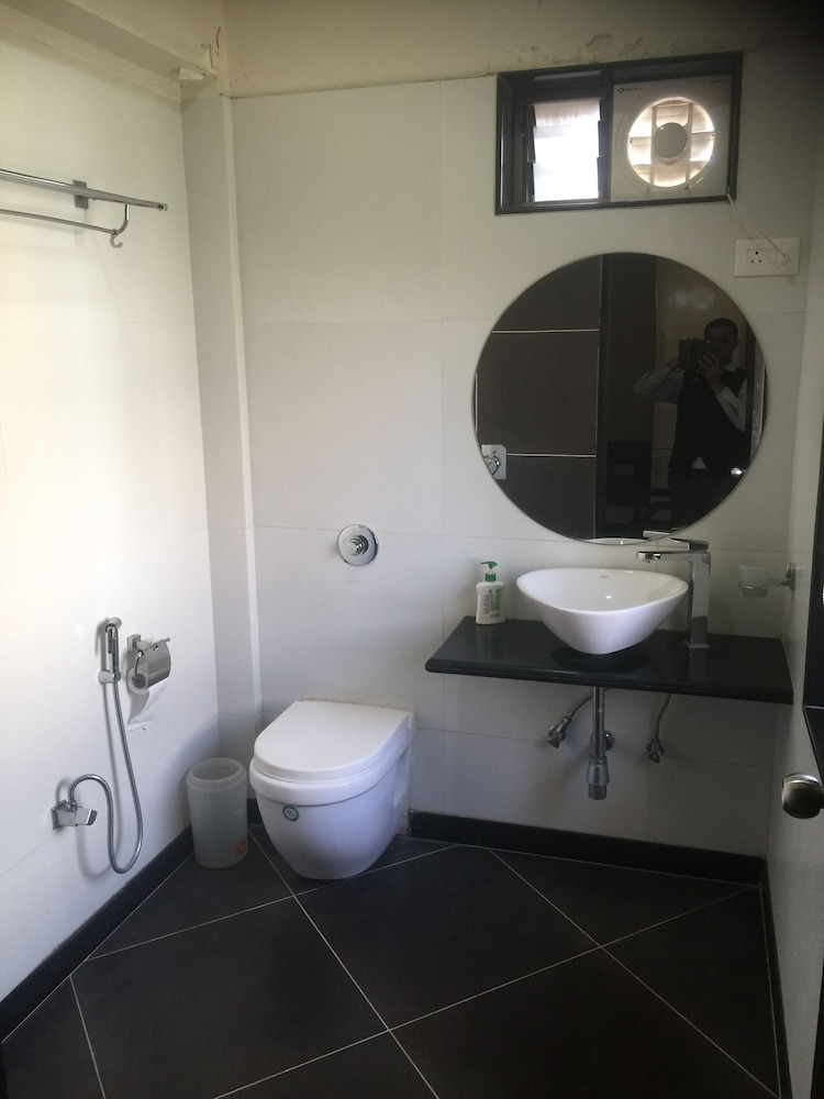 Executive Double Room - Photo 15