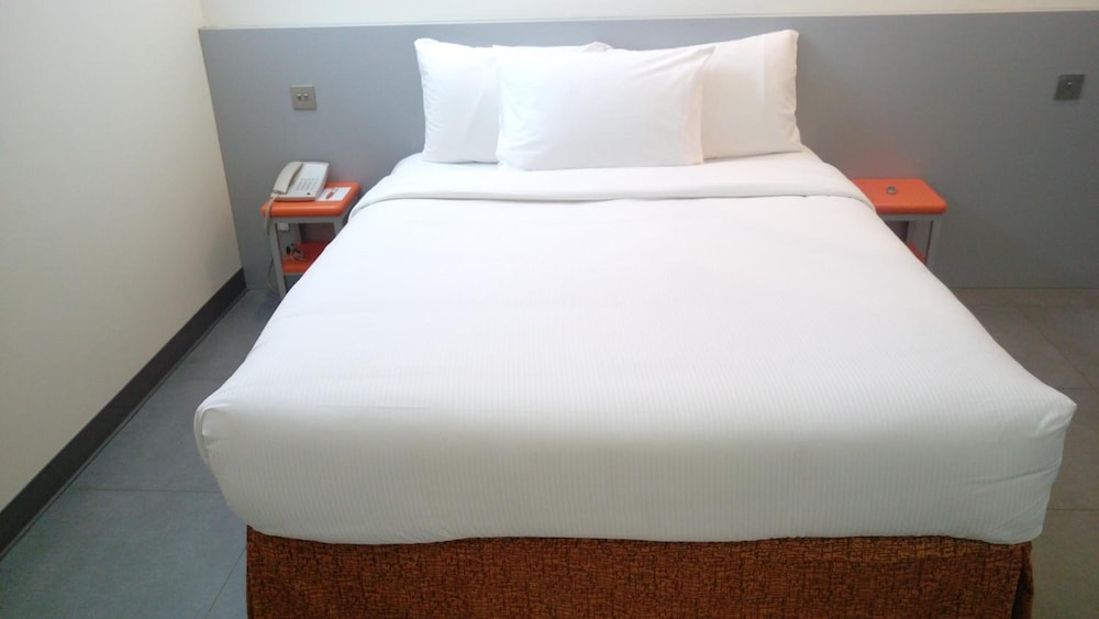 Standard Double Room (with Window) photo 3