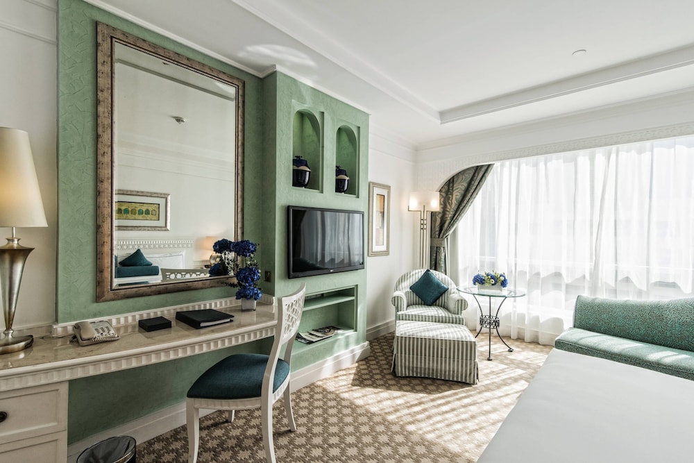 Tower Oceanfront Room - Stunning Sea Views and Private Beach Access photo 2