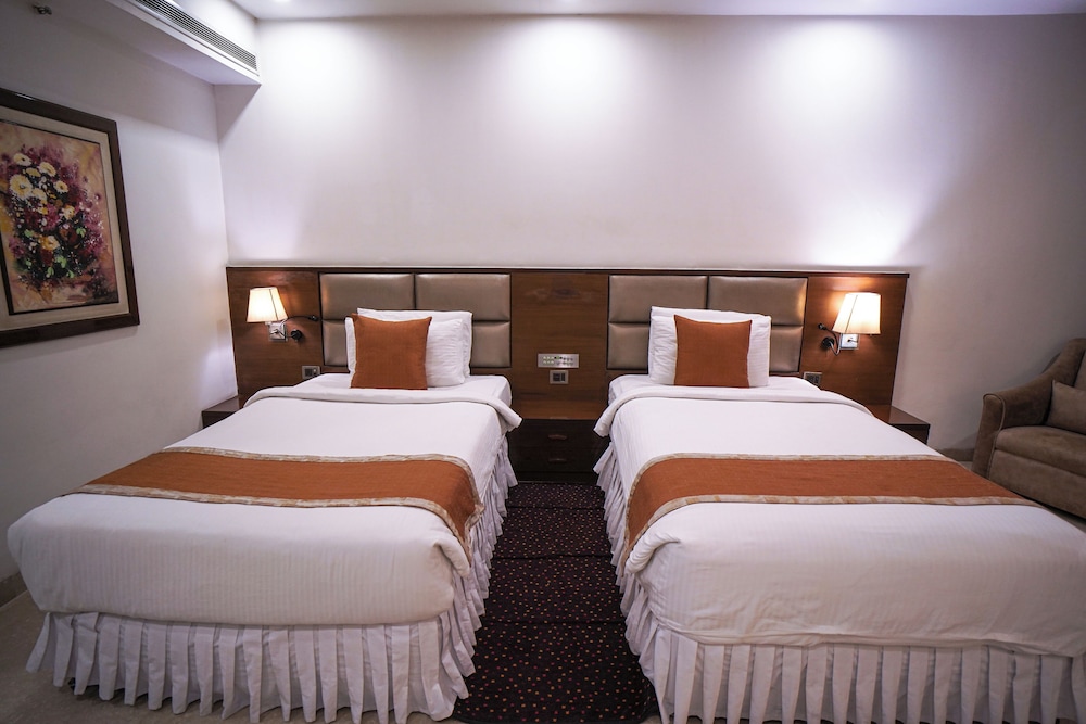 Club Twin Room
