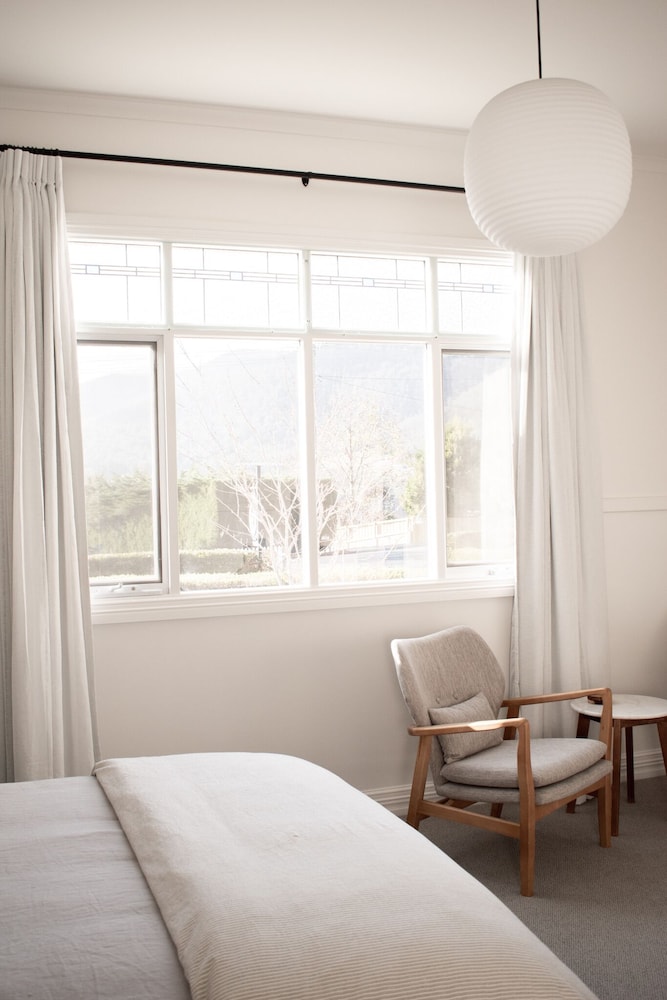 Hill View Suite photo 2