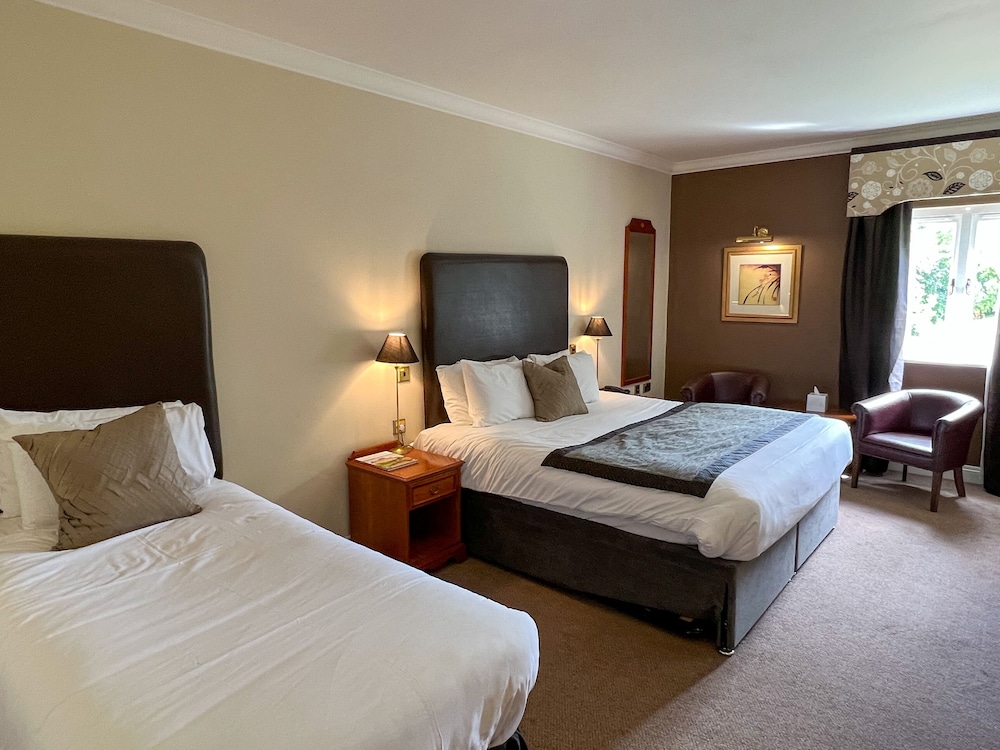 Family Room, 1 Bedroom photo 2