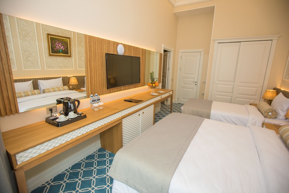 Superior Room, 1 King Bed - Photo 1