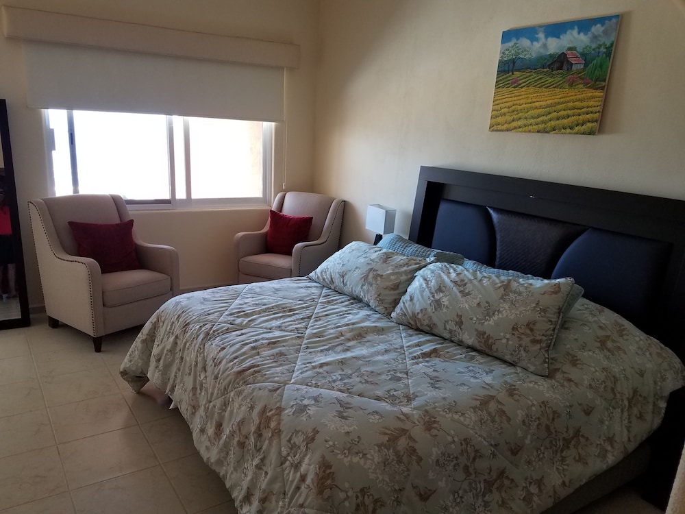 Panoramic Condo, 1 King Bed, Terrace, Ocean View